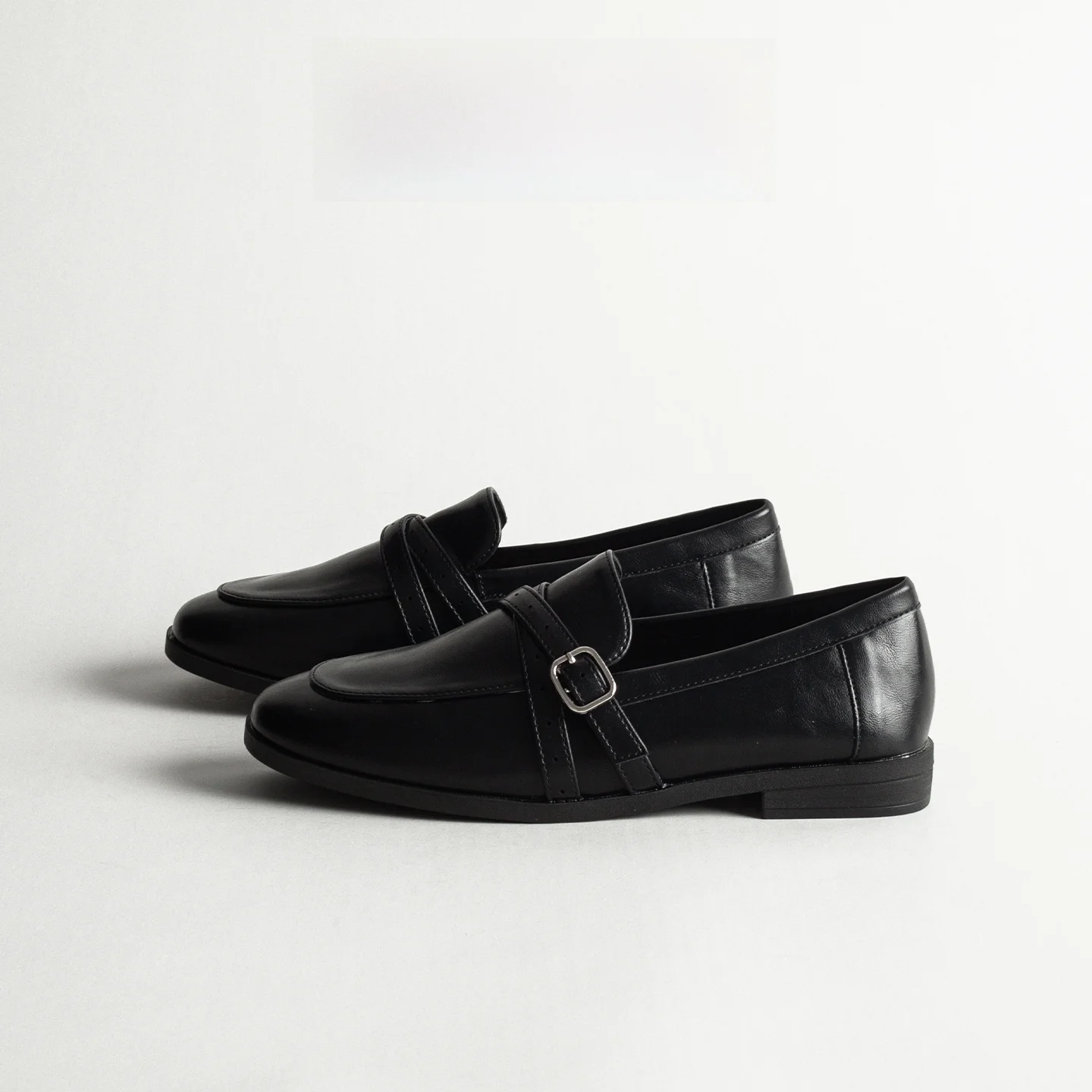 Genuine Leather Retro Loafers Women's Flat Bottom Slip-On Casual Shoes British Style Commute Casual Single Shoes Spring Season
Genuine Leather Retro Loafers Women's Flat Bottom Slip-On Casual Shoes British Style Commute Casual Single Shoes Spring Season