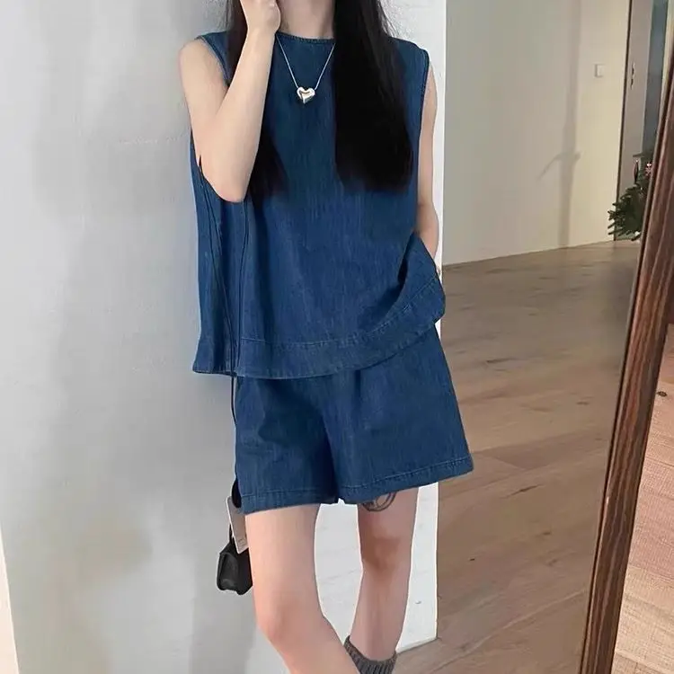 2025 New Women's Denim Vest Set Elastic Waist Svel Slimming Two-Piece Suit Korean Sle Summer Faion Outfit
2025 New Women's Denim Vest Set Elastic Waist Svel Slimming Two-Piece Suit Korean Sle Summer Faion Outfit