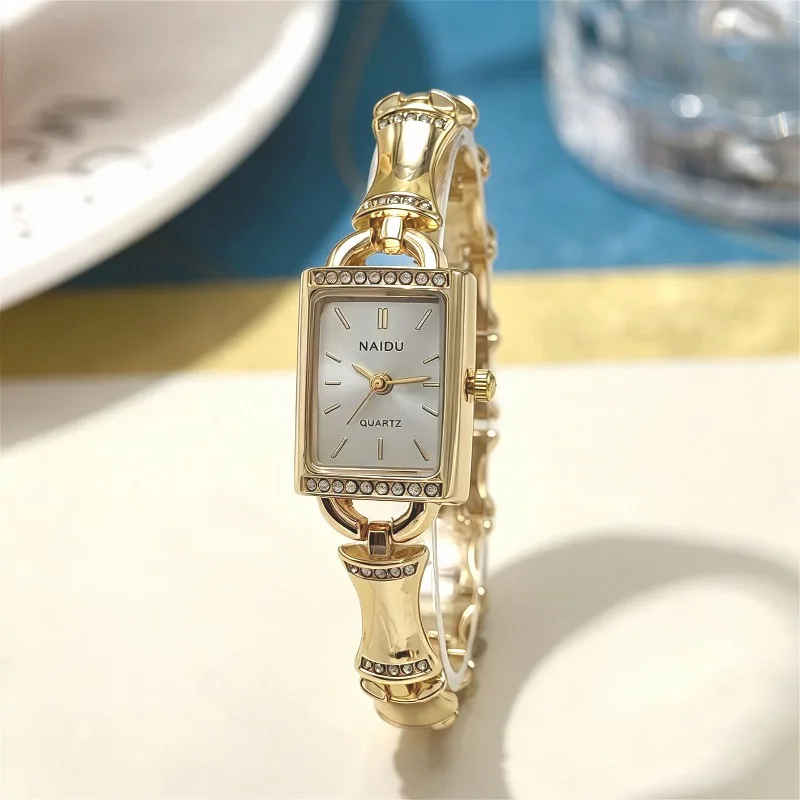 High Quaity Fashion Women Quartz Watch Luxury Minimalist Round Arc Glass Diamond-Encrusted Square Wristwatch Relogio Femenino
High Quaity Fashion Women Quartz Watch Luxury Minimalist Round Arc Glass Diamond-Encrusted Square Wristwatch Relogio Femenino