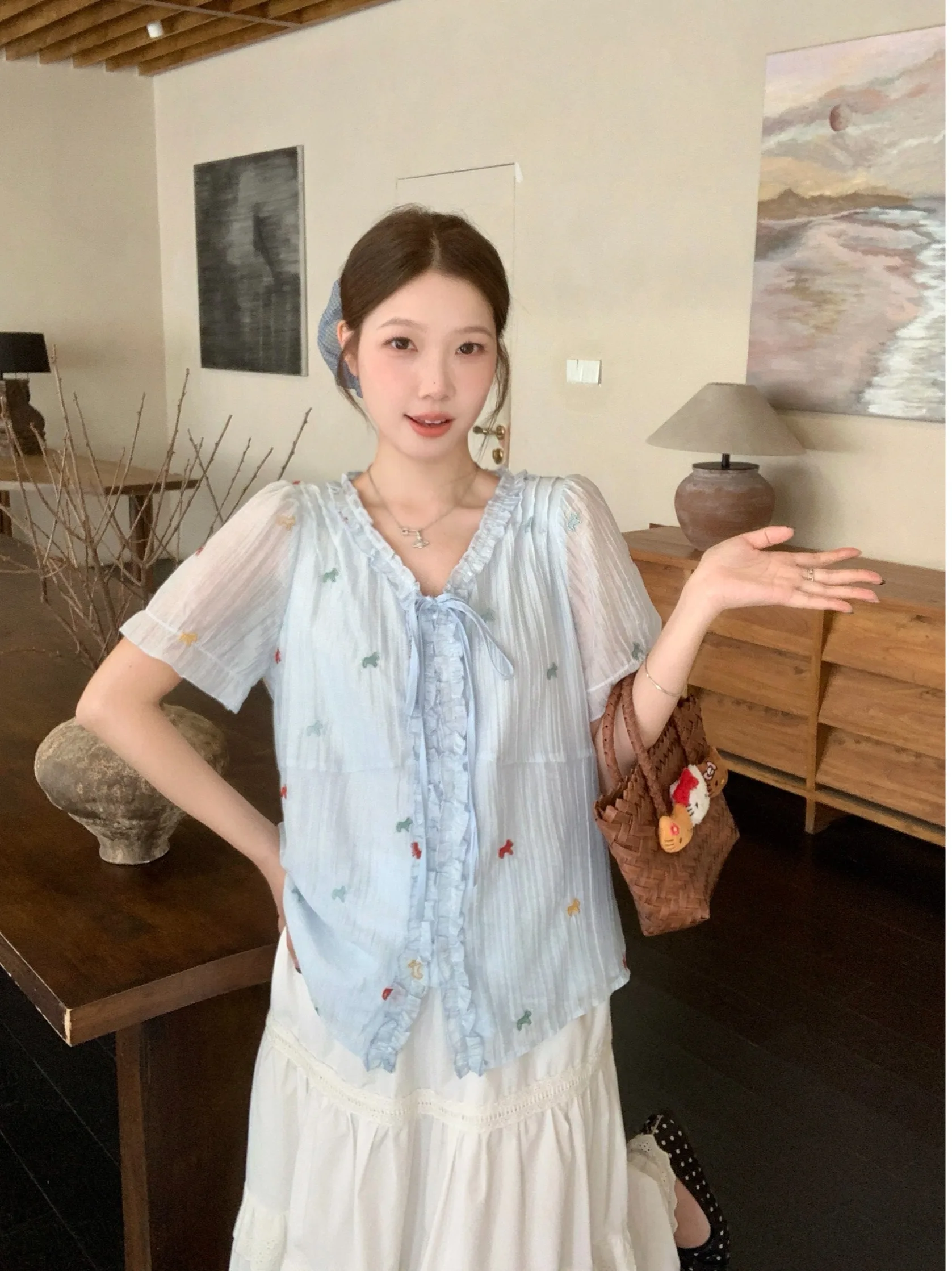 Elegant Embroidered Short Sleeve Shirt Women's plus Size Sweet Little Pony Tie Waist Summer New Style Chic Splice Earlet Top
Elegant Embroidered Short Sleeve Shirt Women's plus Size Sweet Little Pony Tie Waist Summer New Style Chic Splice Earlet Top