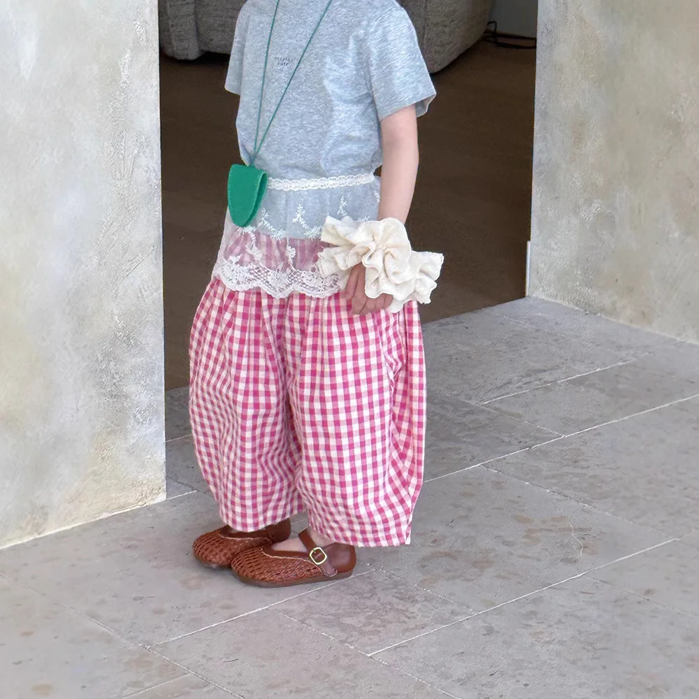 Children's Plaid Pants 2025 Summer New Korean Version of Boys and Girls Loose Radish Pants Nine-point Fashion
Children's Plaid Pants 2025 Summer New Korean Version of Boys and Girls Loose Radish Pants Nine-point Fashion
