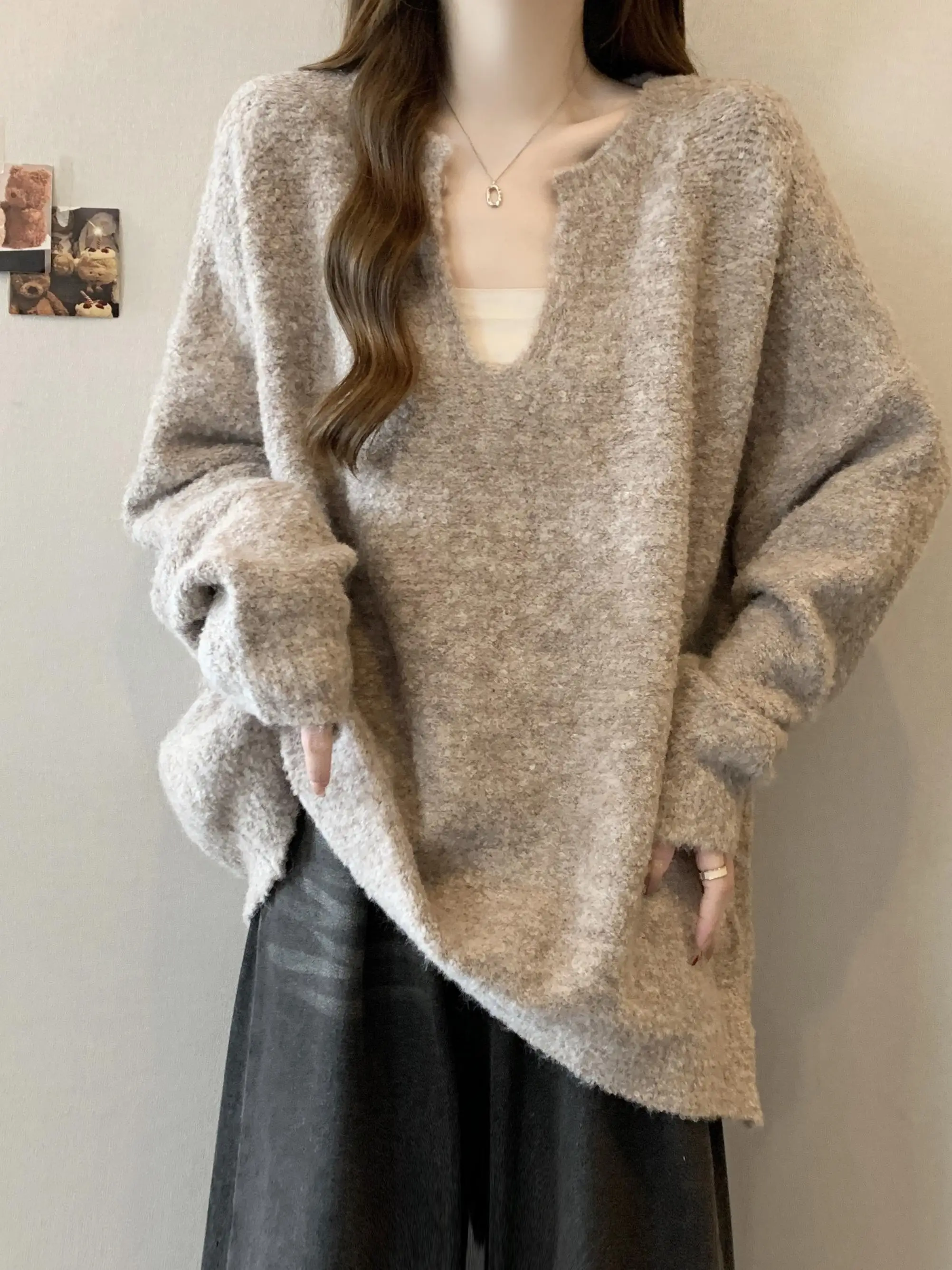 Oatmeal V-Neck Knit Sweater Women's plus Size Medium Length Lazy Style Soft Cozy Top Spring New Arrival Commute Style Loose Fit
Oatmeal V-Neck Knit Sweater Women's plus Size Medium Length Lazy Style Soft Cozy Top Spring New Arrival Commute Style Loose Fit