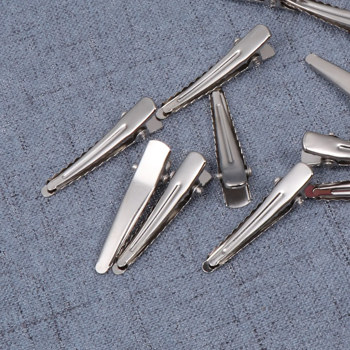 80Pcs Duck Mouth Hair Clips 4 Sizes 35Cm 4Cm 45Cm 6Cm Metal Single Prong Clamps for Pin Curls Hair Styling DIY Crafts Document
80Pcs Duck Mouth Hair Clips 4 Sizes 35Cm 4Cm 45Cm 6Cm Metal Single Prong Clamps for Pin Curls Hair Styling DIY Crafts Document