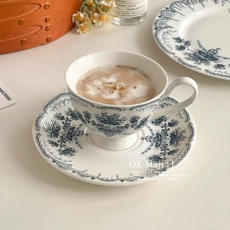 Ceramic Coffee Cup French Coffee Mug and Plate Set High-end and Exquisite Set of Medieval Coffee Cups
Ceramic Coffee Cup French Coffee Mug and Plate Set High-end and Exquisite Set of Medieval Coffee Cups