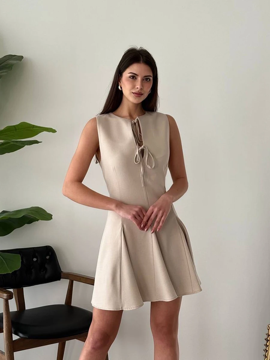 Elegant Bowknot A Line Short Dress Women Summer Sleeveless Tank Dress High Street Office Lady Pleated Dress Solid Verstidos
Elegant Bowknot A Line Short Dress Women Summer Sleeveless Tank Dress High Street Office Lady Pleated Dress Solid Verstidos