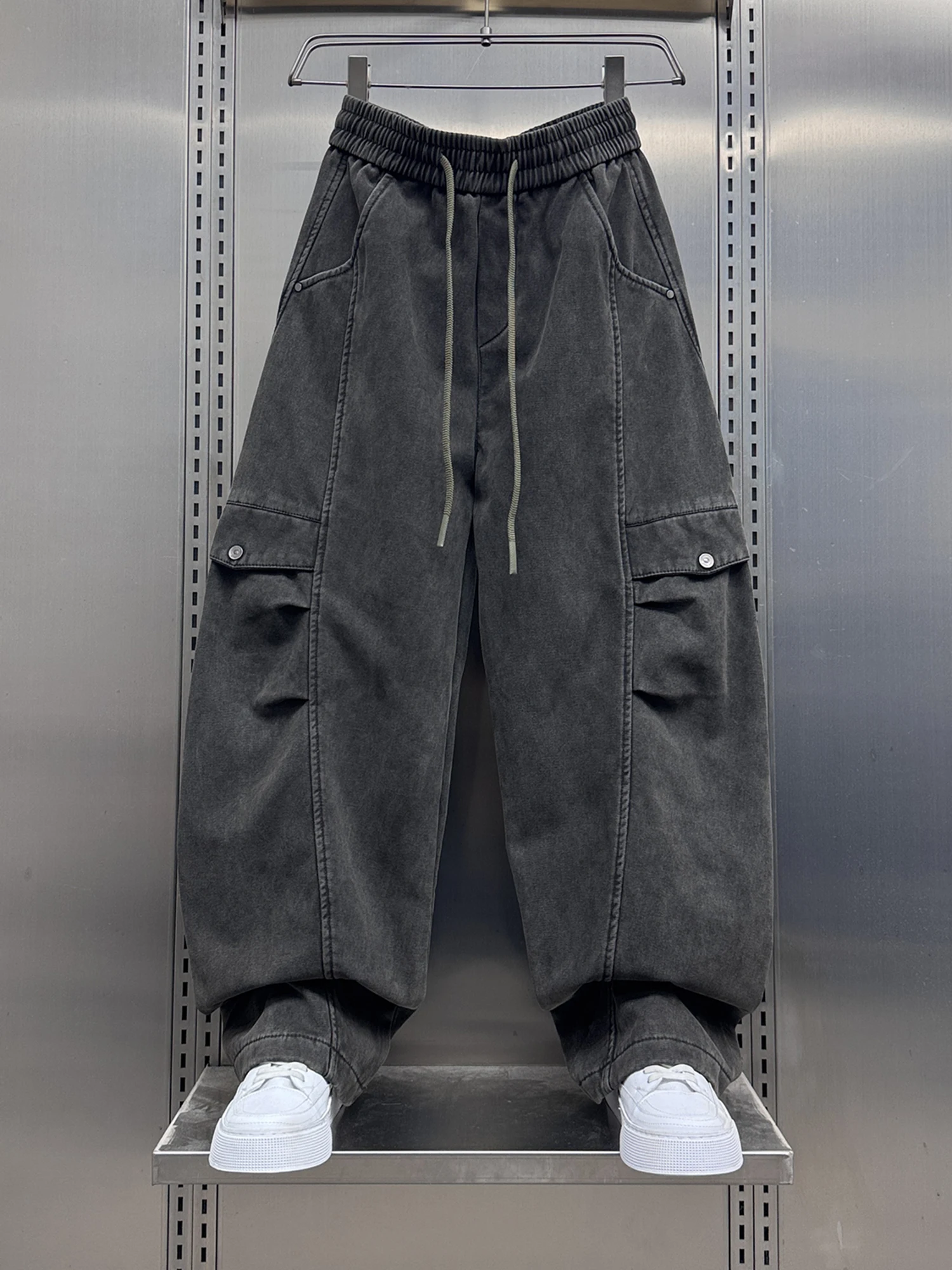 Мужские брюки в стиле ретро-американской рабочей одежды, свободные прямые повседневные брюки с флисовой подкладкой, брюки-харланы, осенне-зимняя модная коллекция
Мужские брюки в стиле ретро-американской рабочей одежды, свободные прямые повседневные брюки с флисовой подкладкой, брюки-харланы, осенне-зимняя модная коллекция