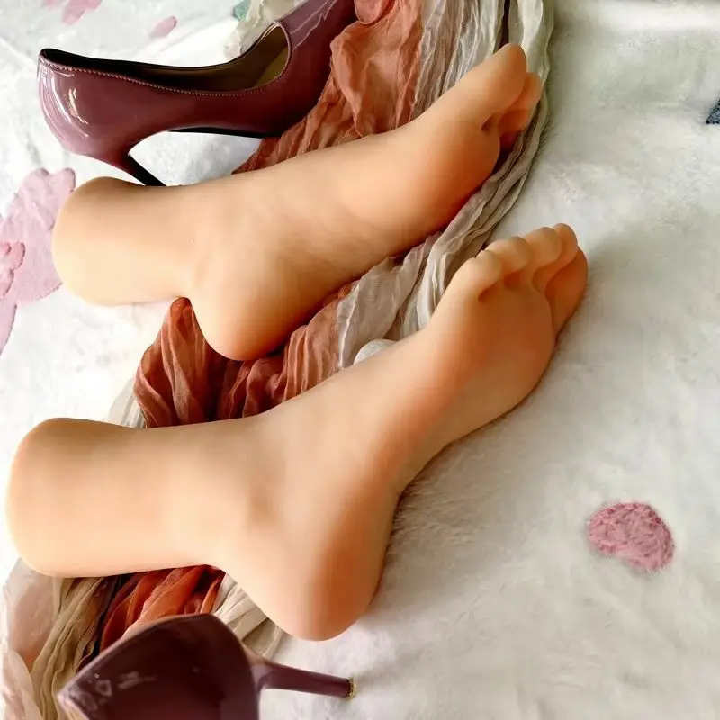 Size 38 Female Foot Realistic Silicone Mold Jade Foot Model for Stocking Display Stand Props Foot Fetishist TPE QING38
Size 38 Female Foot Realistic Silicone Mold Jade Foot Model for Stocking Display Stand Props Foot Fetishist TPE QING38