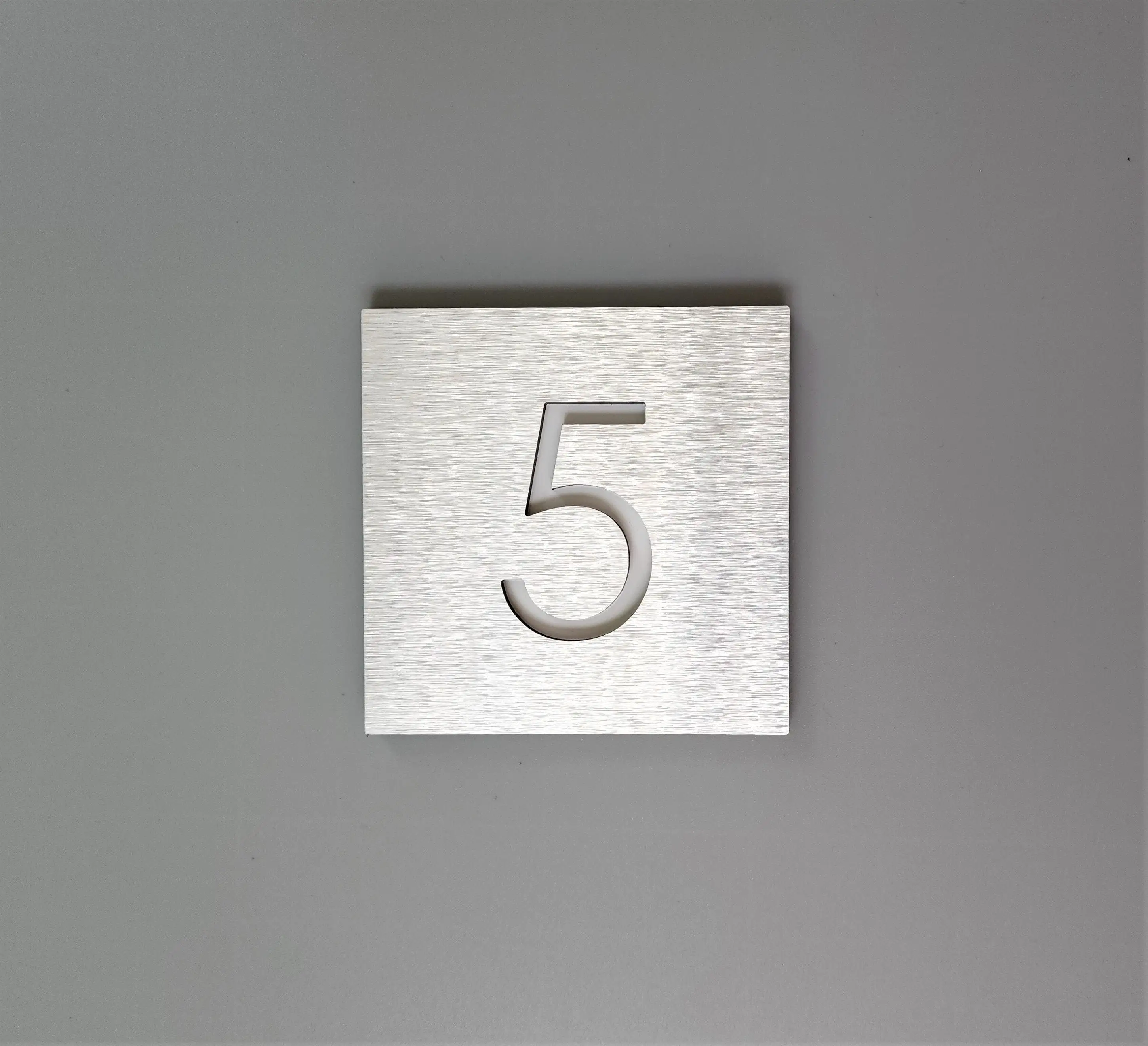 Modern Metal Apartment Door Signs Custom Hotel Room Number Plaques Level & Unit Numbers Rustproof Address Plates for Buildings
Modern Metal Apartment Door Signs Custom Hotel Room Number Plaques Level & Unit Numbers Rustproof Address Plates for Buildings