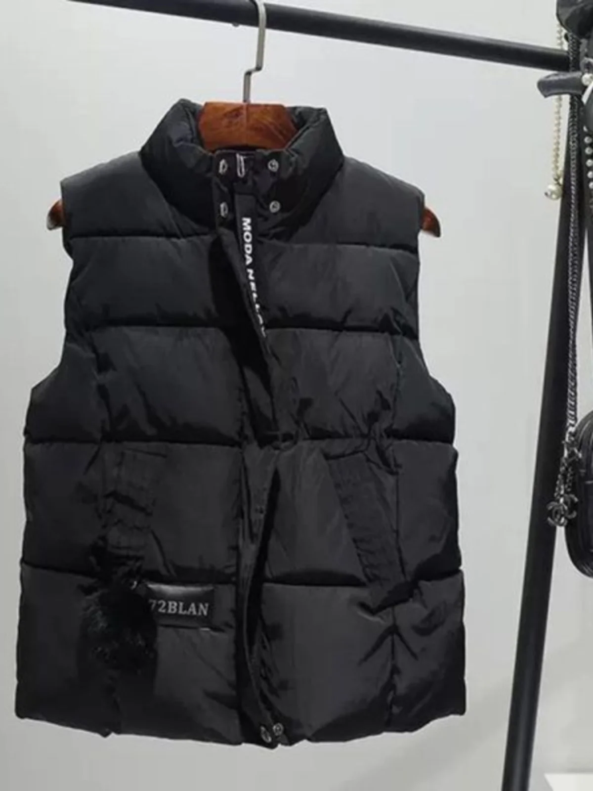 Thickened Autumn Winter New Korean Zipper Jacket Vest Women's Winter Bread Clothes Warmth Sleeveless down Shoulder Cotton Clo...
Thickened Autumn Winter New Korean Zipper Jacket Vest Women's Winter Bread Clothes Warmth Sleeveless down Shoulder Cotton Clo...