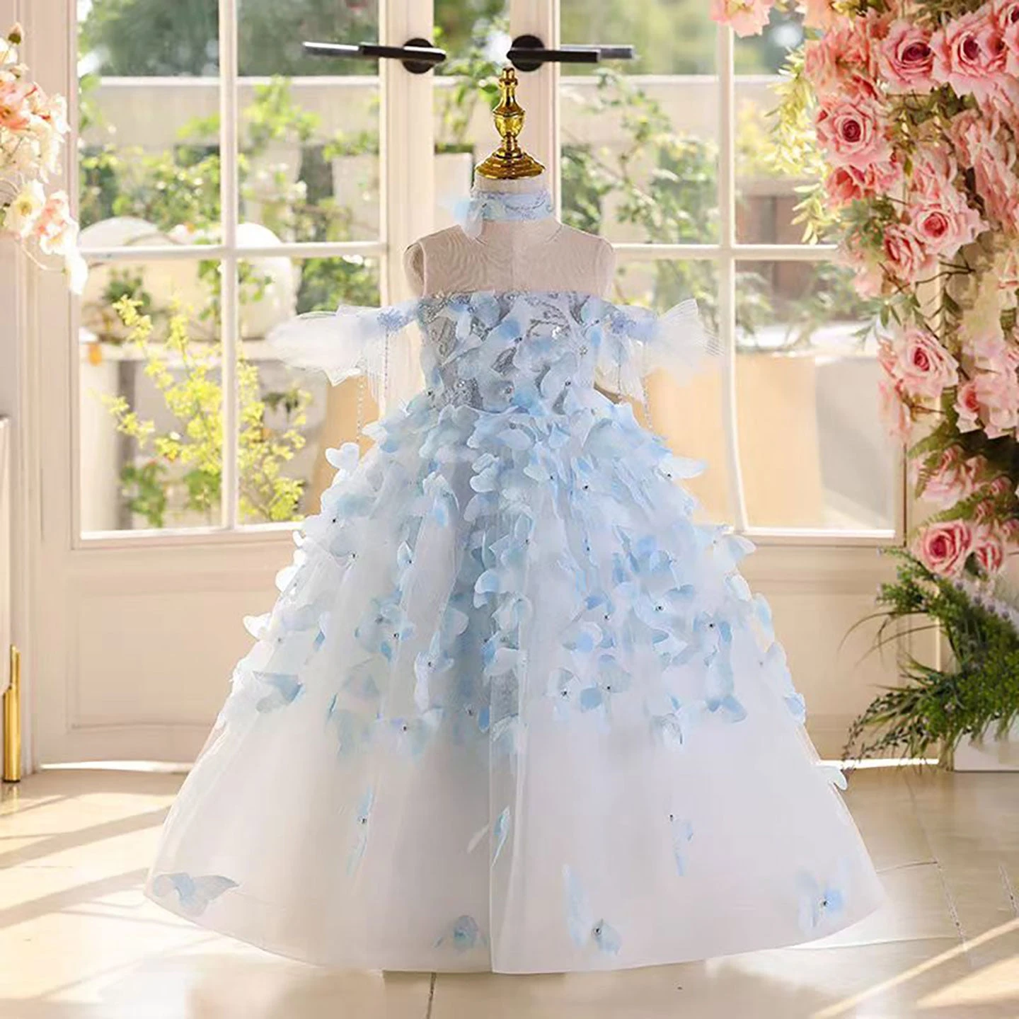 Girls Blue Princess Tulle Dress Off Shoulder 3D Butterfly Beaded Choker Lace Up Cake Smash Birthday Wedding Flower Girl Party
Girls Blue Princess Tulle Dress Off Shoulder 3D Butterfly Beaded Choker Lace Up Cake Smash Birthday Wedding Flower Girl Party