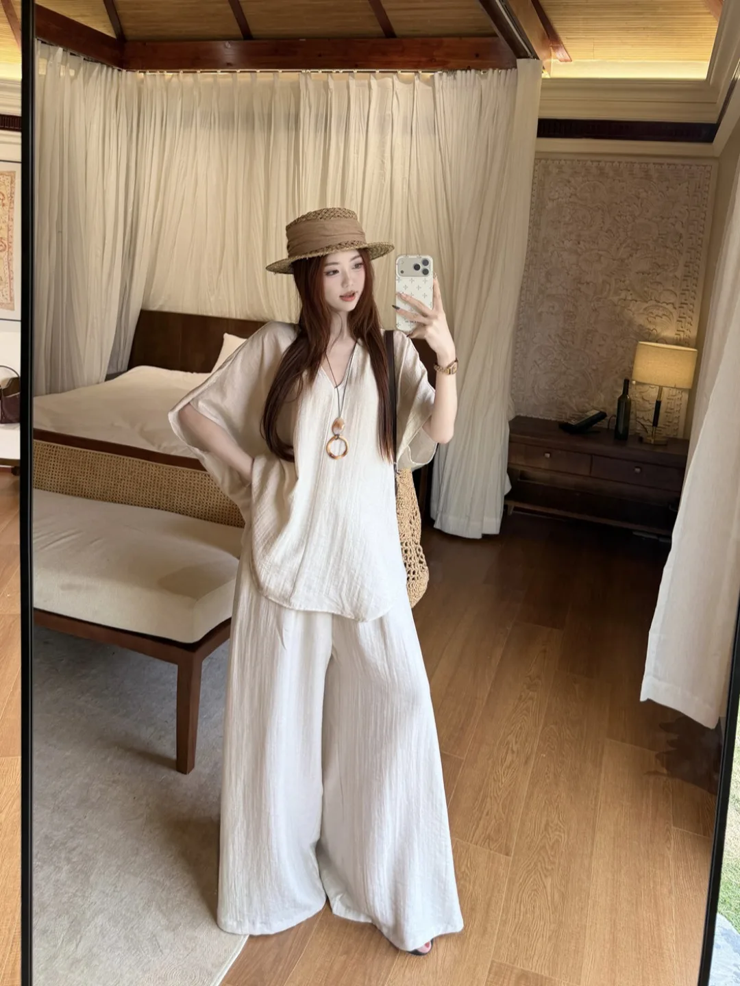Laid-back Casual Loose Short Sleeve V-neck T-shirt And High Waist Wide Leg Pants Two-piece Set Summer Comfortable Women's Fas...
Laid-back Casual Loose Short Sleeve V-neck T-shirt And High Waist Wide Leg Pants Two-piece Set Summer Comfortable Women's Fas...