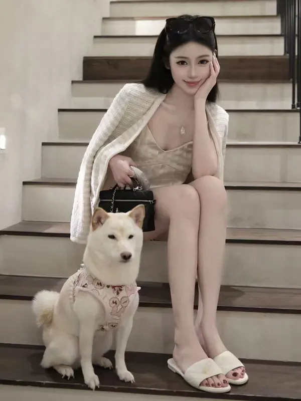 Retro High-End Feeling Woven Jacket Strap Shorts Three-Piece Set Elegant Complete Outfit Spring 2025 Fashion Women's Set
Retro High-End Feeling Woven Jacket Strap Shorts Three-Piece Set Elegant Complete Outfit Spring 2025 Fashion Women's Set