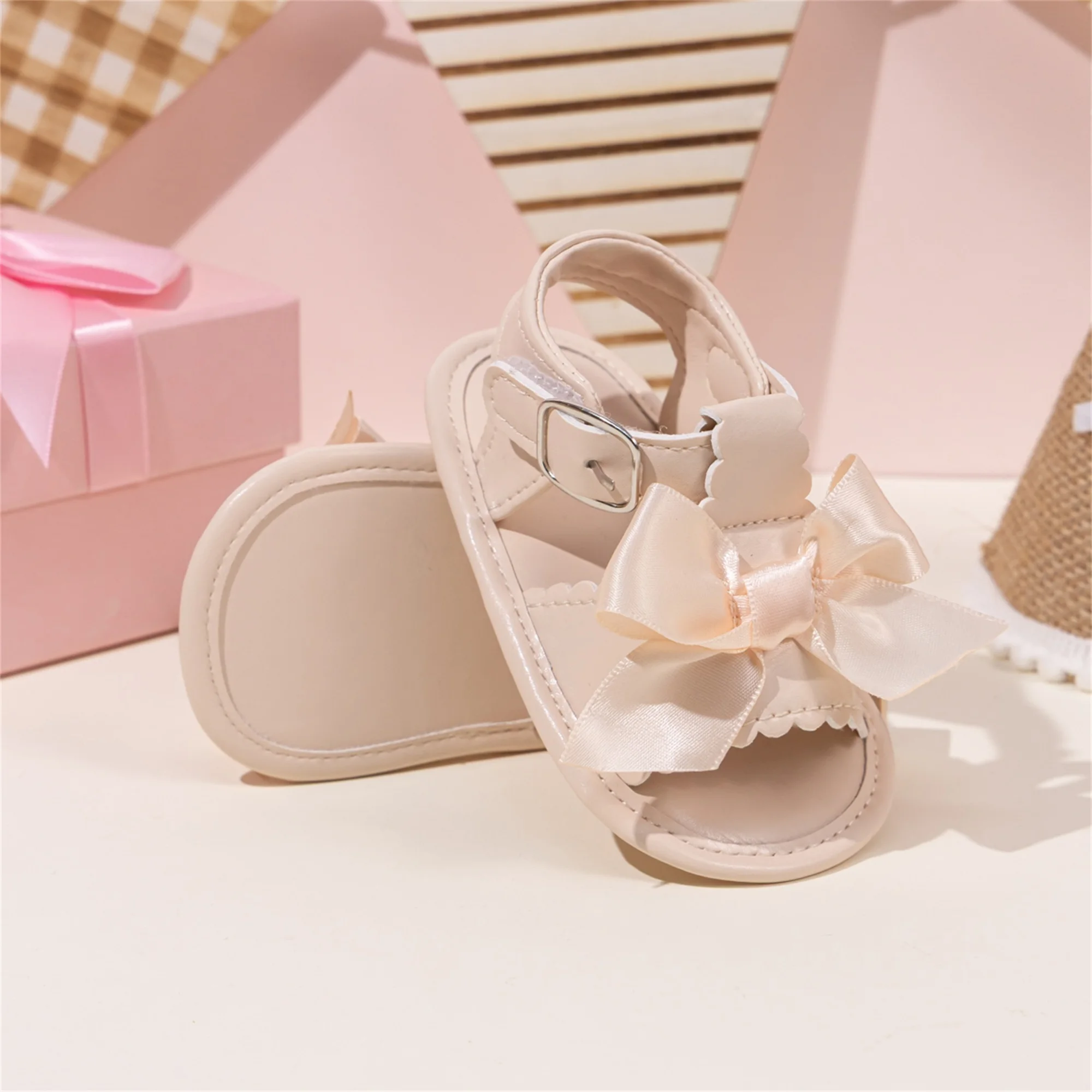 Adorable Baby Girls Bowknot Sandals with Non-Slip Sole Comfortable Flat Shoes for Infant First Walkers Summer Style
Adorable Baby Girls Bowknot Sandals with Non-Slip Sole Comfortable Flat Shoes for Infant First Walkers Summer Style