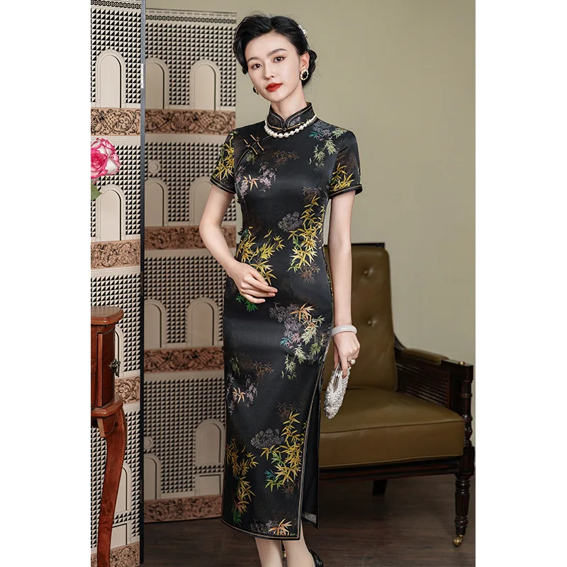 Silk Chinese Shanghai Style Floral Traditional Vintage Modern Cheongsam Qipao Women's Long Black Improved Daily Wearable
Silk Chinese Shanghai Style Floral Traditional Vintage Modern Cheongsam Qipao Women's Long Black Improved Daily Wearable