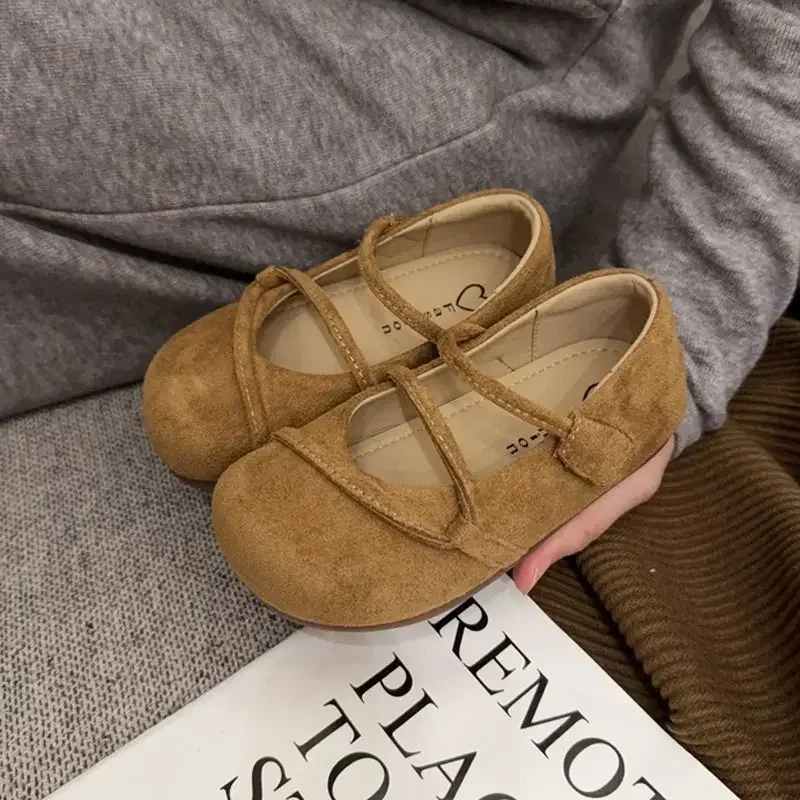 New 2025 Spring Children's Casual Shoes Soft Bottom Counter Grain Surface Slip-On Princesse Style Girls' Footwear Trendy Kids
New 2025 Spring Children's Casual Shoes Soft Bottom Counter Grain Surface Slip-On Princesse Style Girls' Footwear Trendy Kids