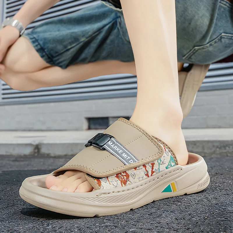 Summer New Male Sandals Fashion Thick Sole Comfort Shoe Non Slip Home Slippers White Good Quality Solid Colour Men Footwear 2026
Summer New Male Sandals Fashion Thick Sole Comfort Shoe Non Slip Home Slippers White Good Quality Solid Colour Men Footwear 2026