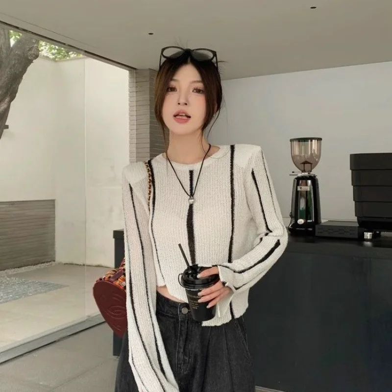 Hot Selling Popularity Women's Clothing Tops T-Shirts Half Sleeve Autumn Winter Round Neck Fashion New Comfortable Sweaters
Hot Selling Popularity Women's Clothing Tops T-Shirts Half Sleeve Autumn Winter Round Neck Fashion New Comfortable Sweaters