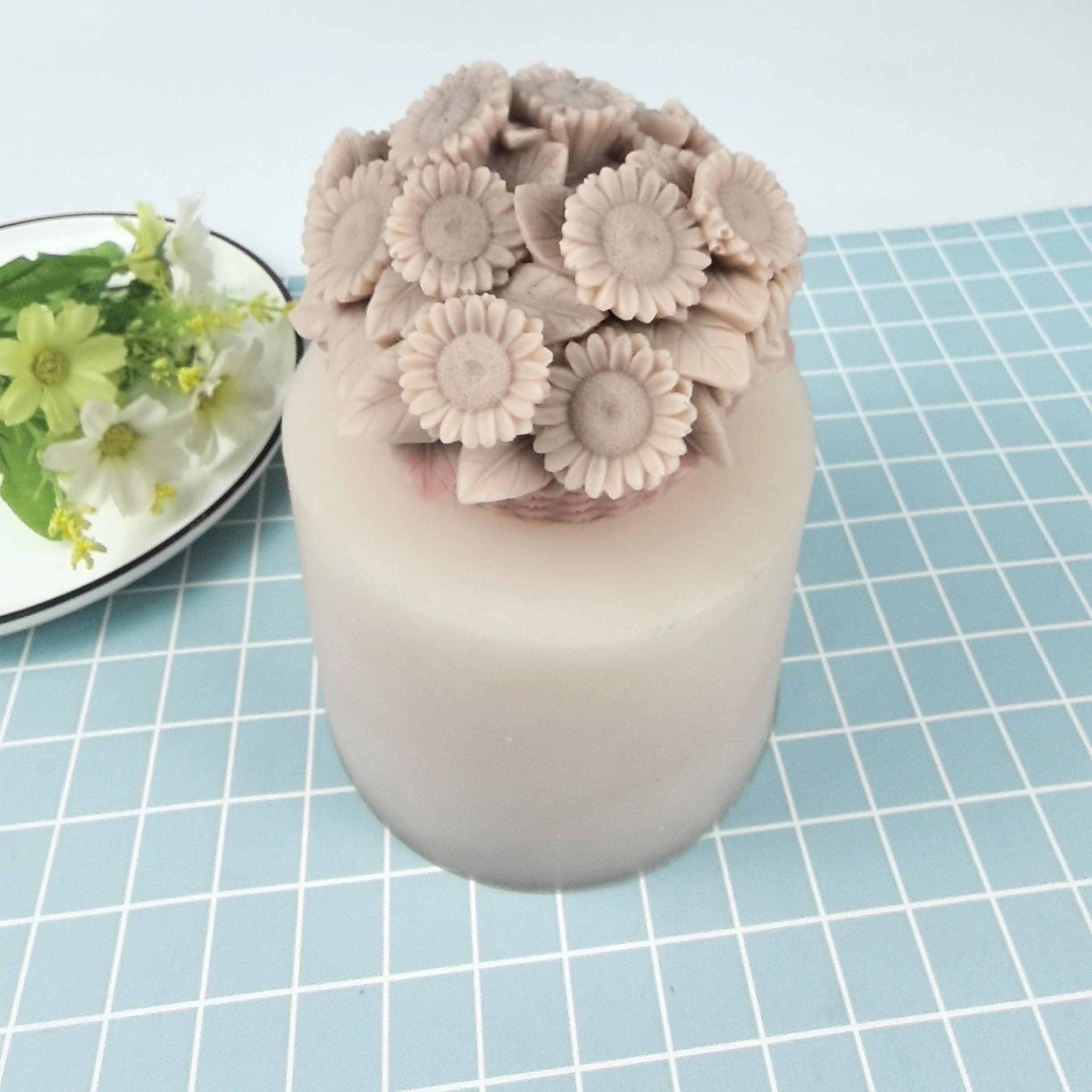 Mold Silicone Daisy Flower Basket Soap Molds Decoration Plant Flowers Stump Moulds Handmade Making Clay Resin Moulds
Mold Silicone Daisy Flower Basket Soap Molds Decoration Plant Flowers Stump Moulds Handmade Making Clay Resin Moulds