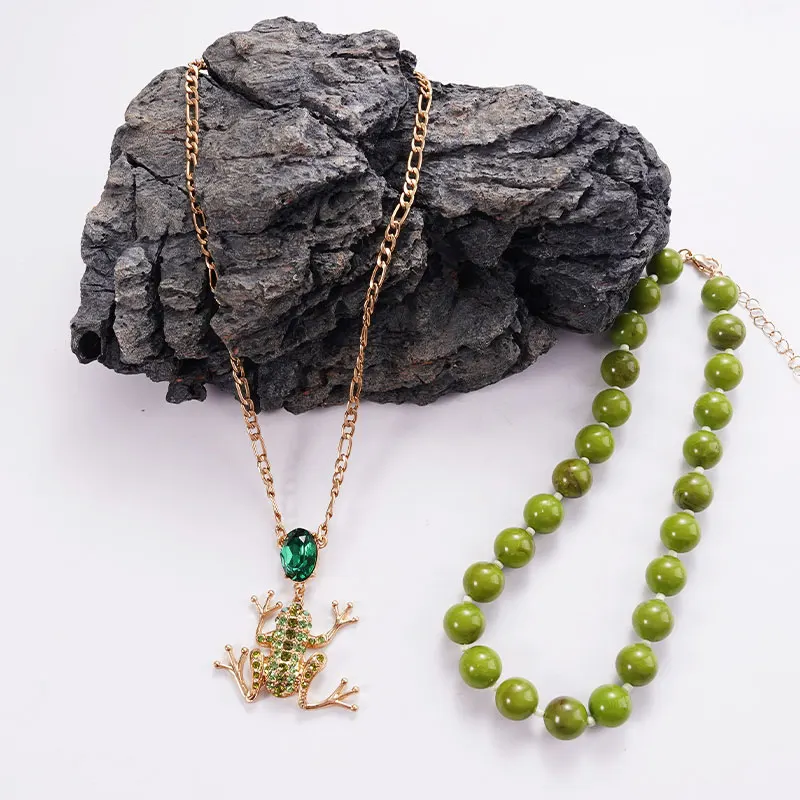 Green Animal Pendant Necklace with round Bead Detail European Fashion Bright Color Jewelry Accessory for Women
Green Animal Pendant Necklace with round Bead Detail European Fashion Bright Color Jewelry Accessory for Women