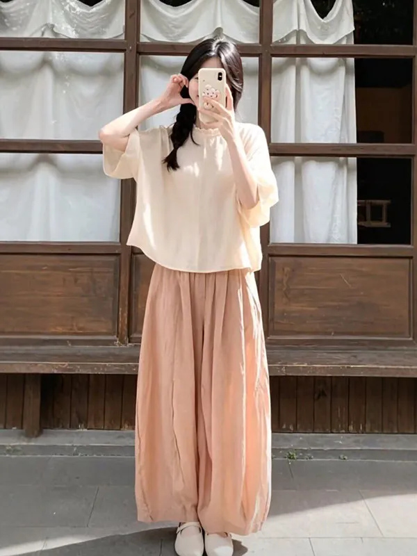 Chic Casual Women's Two-Piece Set Sweet And Salty Street Style Short Sleeve Top And Orange Pink Pants Summer Fashion Ensemble
Chic Casual Women's Two-Piece Set Sweet And Salty Street Style Short Sleeve Top And Orange Pink Pants Summer Fashion Ensemble