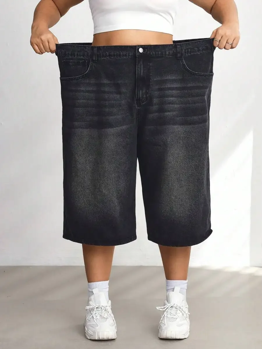 Black Oversized Wide-Leg Denim Cropped Shorts For Plus Size
Black Oversized Wide-Leg Denim Cropped Shorts For Plus Size