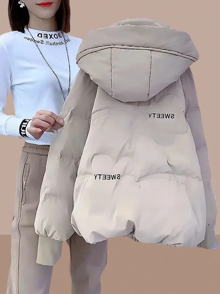 Women's Thickened Cotton Jacket Winter New Style Korean Version Loose Fit Hooded Zipper Closure Color Fashionable Coat
Women's Thickened Cotton Jacket Winter New Style Korean Version Loose Fit Hooded Zipper Closure Color Fashionable Coat