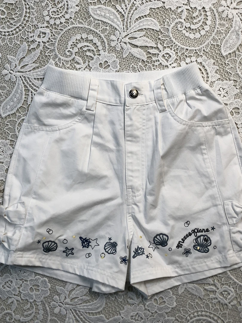 Original Bohemian Girl Embroidered Casual Shorts Women's Summer Fashionable Pants Straight Leg Elastic Waist Cotton Blend
Original Bohemian Girl Embroidered Casual Shorts Women's Summer Fashionable Pants Straight Leg Elastic Waist Cotton Blend