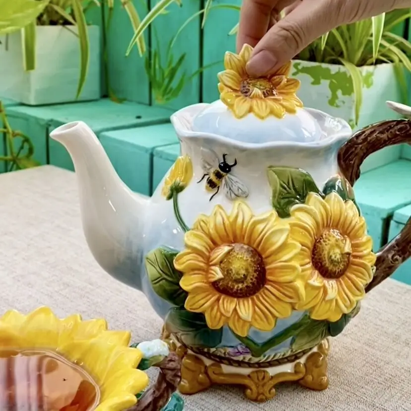 Garden Sunflower Ceramic Sculpture Teapot Coffee Pot Set, Wedding Gifts, Living Room Tea Cup, Mug Set
Garden Sunflower Ceramic Sculpture Teapot Coffee Pot Set, Wedding Gifts, Living Room Tea Cup, Mug Set