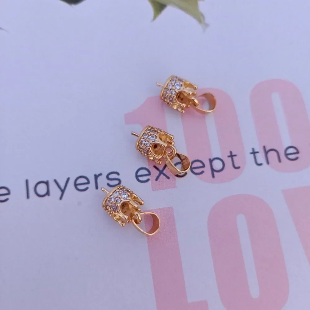 18K Gold-plated Pearl Inlaid Zircon Crown Needle Pendant, Pearl Jade Half-hole Pendant Accessory
18K Gold-plated Pearl Inlaid Zircon Crown Needle Pendant, Pearl Jade Half-hole Pendant Accessory