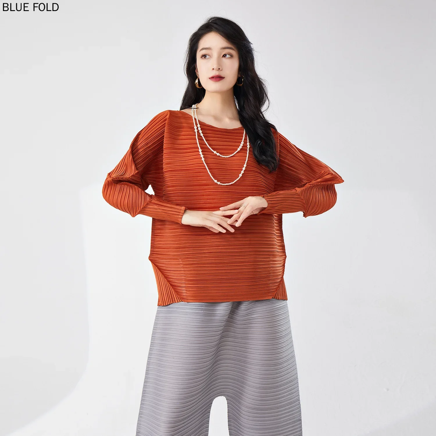 Miyake Long-Sleeved T-shirt for Women, Round Neck, Irregular Casual Top, Summer Clothing, New Design,
Miyake Long-Sleeved T-shirt for Women, Round Neck, Irregular Casual Top, Summer Clothing, New Design,