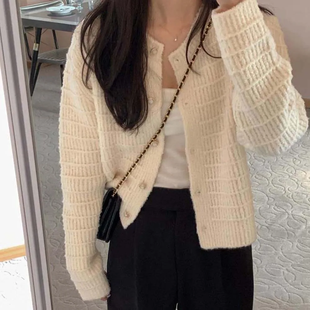 Soft Candy Color Short Knitted Sweater Round Neck Short Women Knitted Cardigan INS Khaki Grey Beige Pink Korean Style Sweater JK
Soft Candy Color Short Knitted Sweater Round Neck Short Women Knitted Cardigan INS Khaki Grey Beige Pink Korean Style Sweater JK