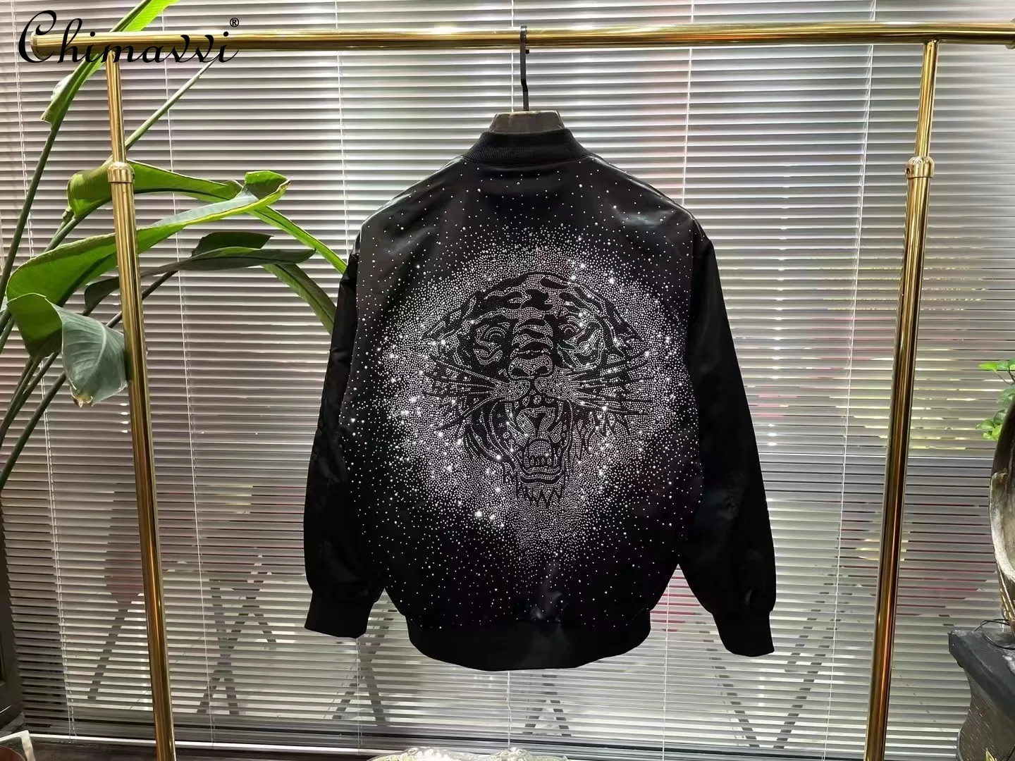 Autumn Fashion Heavy Tiger Head Hot Diamond Jacket High-end Handsome Street Clothing Men's Gypsy Long Sleeve Loose Coat Top
Autumn Fashion Heavy Tiger Head Hot Diamond Jacket High-end Handsome Street Clothing Men's Gypsy Long Sleeve Loose Coat Top