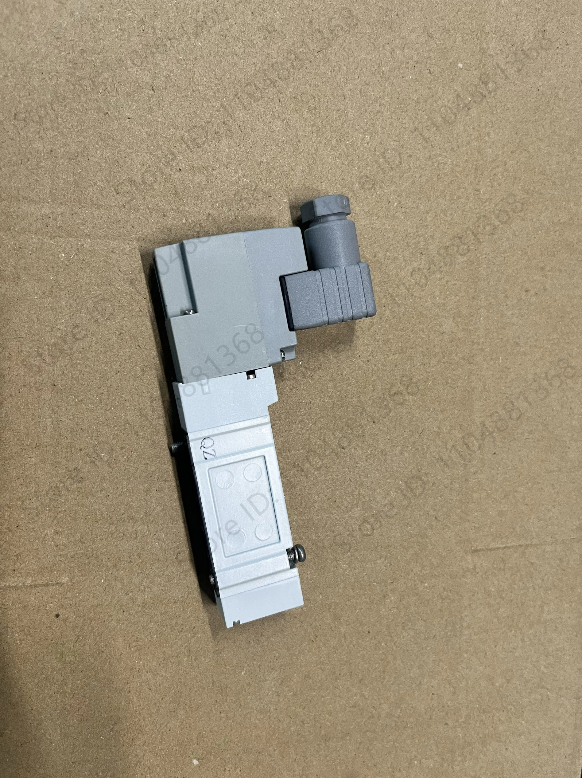 for SMC SY5140-5D solenoid valve, Japanese numerical control machine tool, special, original and genuine
for SMC SY5140-5D solenoid valve, Japanese numerical control machine tool, special, original and genuine
