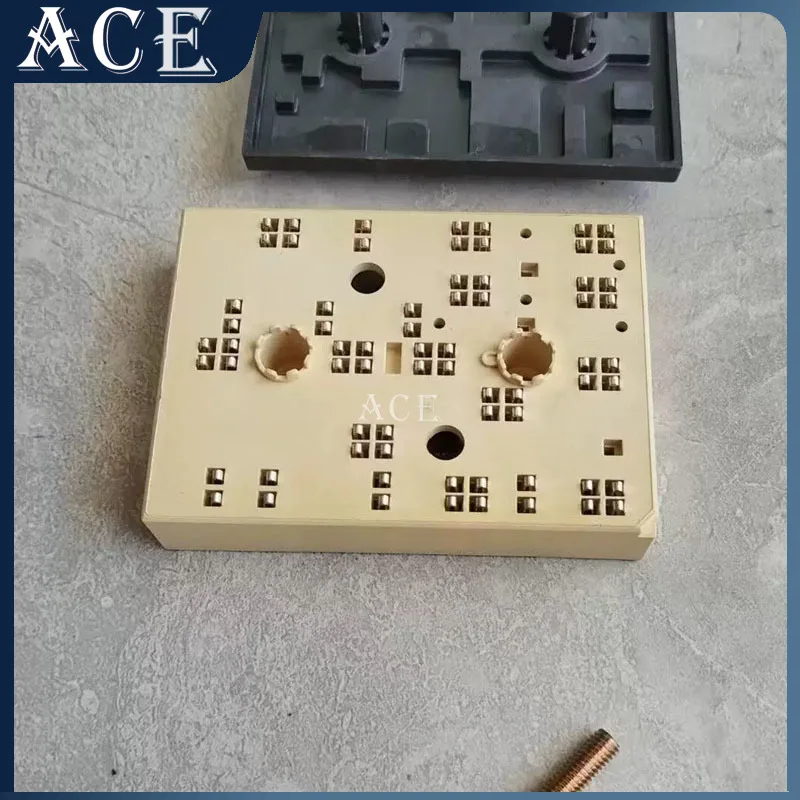 SKIIP32NAB12T12 SKIIP32NAB12T10 SKIIP32NAB12T1 IGBT Module
SKIIP32NAB12T12 SKIIP32NAB12T10 SKIIP32NAB12T1 IGBT Module