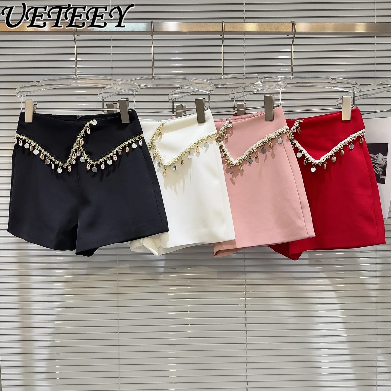 2025 Summer New Temperament Versatile High-waisted Shorts Celebrity Fringed Chain Edge Design Three-point Suit Short Pants
2025 Summer New Temperament Versatile High-waisted Shorts Celebrity Fringed Chain Edge Design Three-point Suit Short Pants