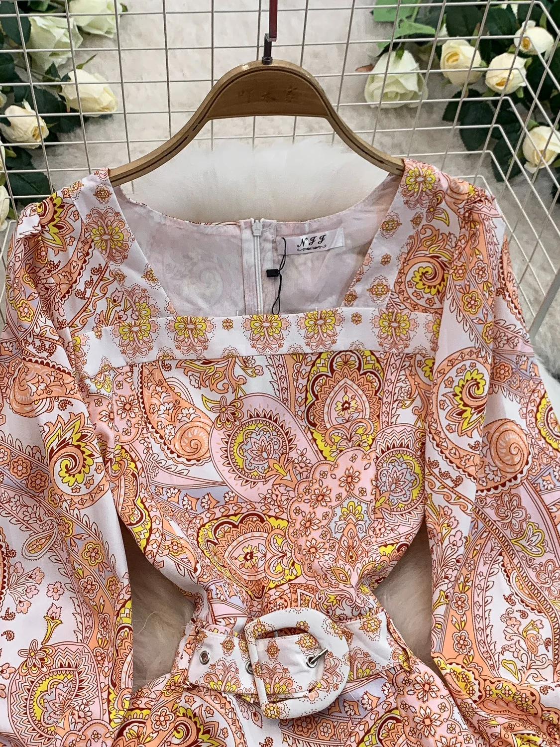 Retro Print Square Collar Lantern Sve Wide Leg ort Pants Women's One-Piece Suit Slimming Waist High Waist Summer 2025
Retro Print Square Collar Lantern Sve Wide Leg ort Pants Women's One-Piece Suit Slimming Waist High Waist Summer 2025