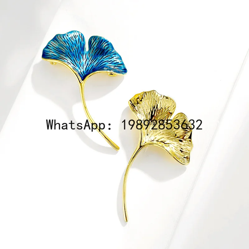 Creative ginkgo leaf brooch - minimalist pin for cardigans, jackets, and unique stylish accessories
Creative ginkgo leaf brooch - minimalist pin for cardigans, jackets, and unique stylish accessories
