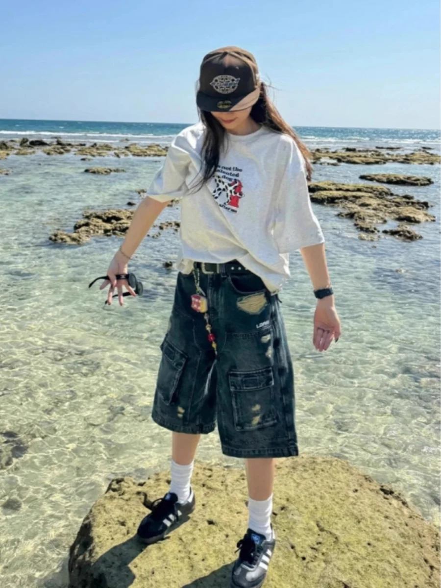 Fuyuan Blue Workwear Five-Quarter Women's Jeans High Waist Slim Wide Leg Shorts American Retro Style Summer New Arrival
Fuyuan Blue Workwear Five-Quarter Women's Jeans High Waist Slim Wide Leg Shorts American Retro Style Summer New Arrival