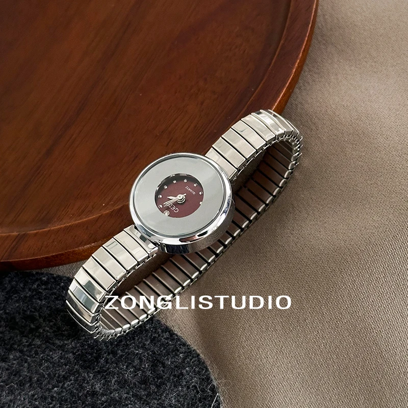 Fashion Luxury Women's Quartz Watch Stainless Steel Round Small Dial Spring Strap Simple Casual Women's Clock Holiday Gift
Fashion Luxury Women's Quartz Watch Stainless Steel Round Small Dial Spring Strap Simple Casual Women's Clock Holiday Gift