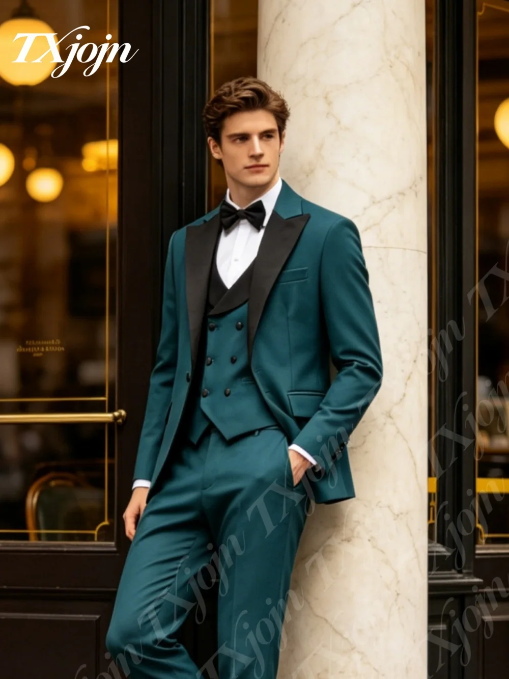 Elegant Emerald Green 3PCS Formal Suit With Black Velvet Peak Lapel For Men Slim Fit Tuxedo Set For Wedding Special Occasions
Elegant Emerald Green 3PCS Formal Suit With Black Velvet Peak Lapel For Men Slim Fit Tuxedo Set For Wedding Special Occasions