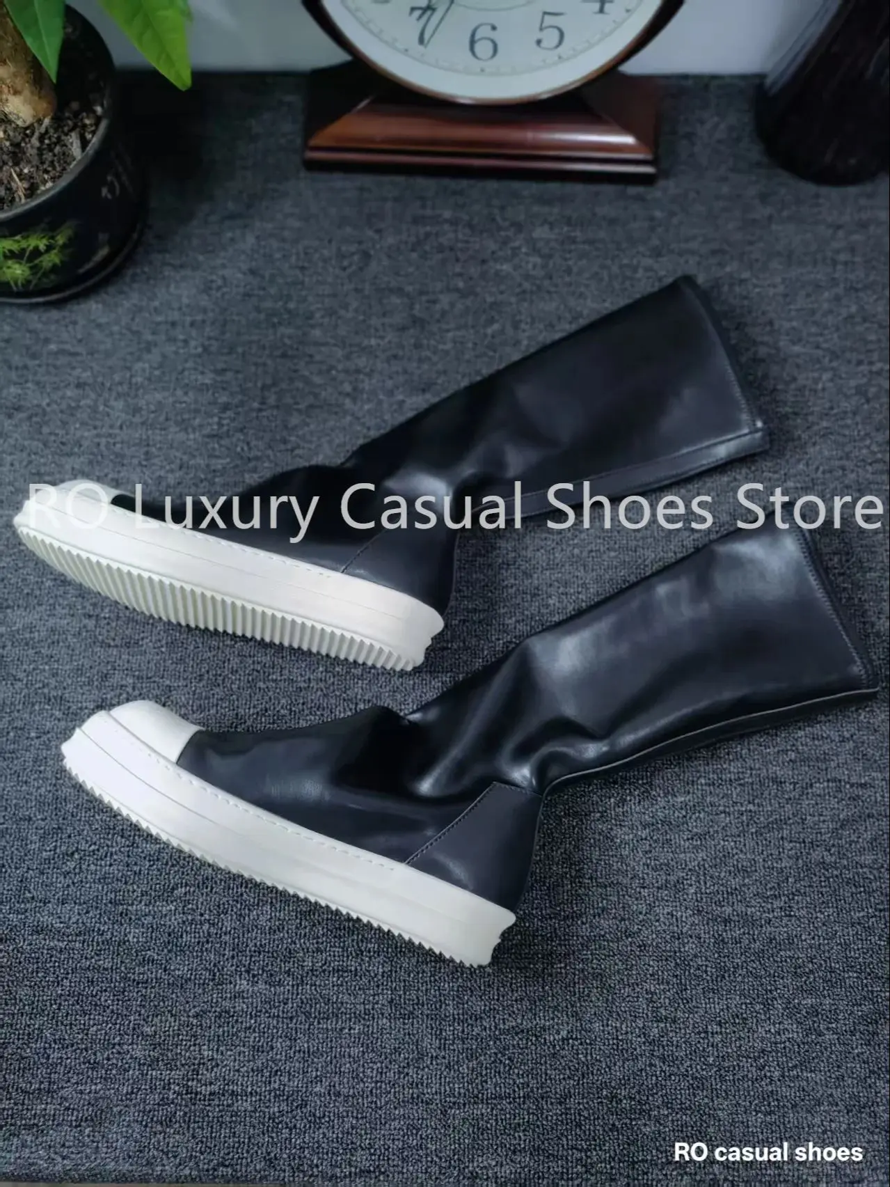 Ro Classic Design Fashion Men Mid-calf boots Leather High Quality Women Stretch Boots and Casual Shoes Designer Men's Black Boot
Ro Classic Design Fashion Men Mid-calf boots Leather High Quality Women Stretch Boots and Casual Shoes Designer Men's Black Boot