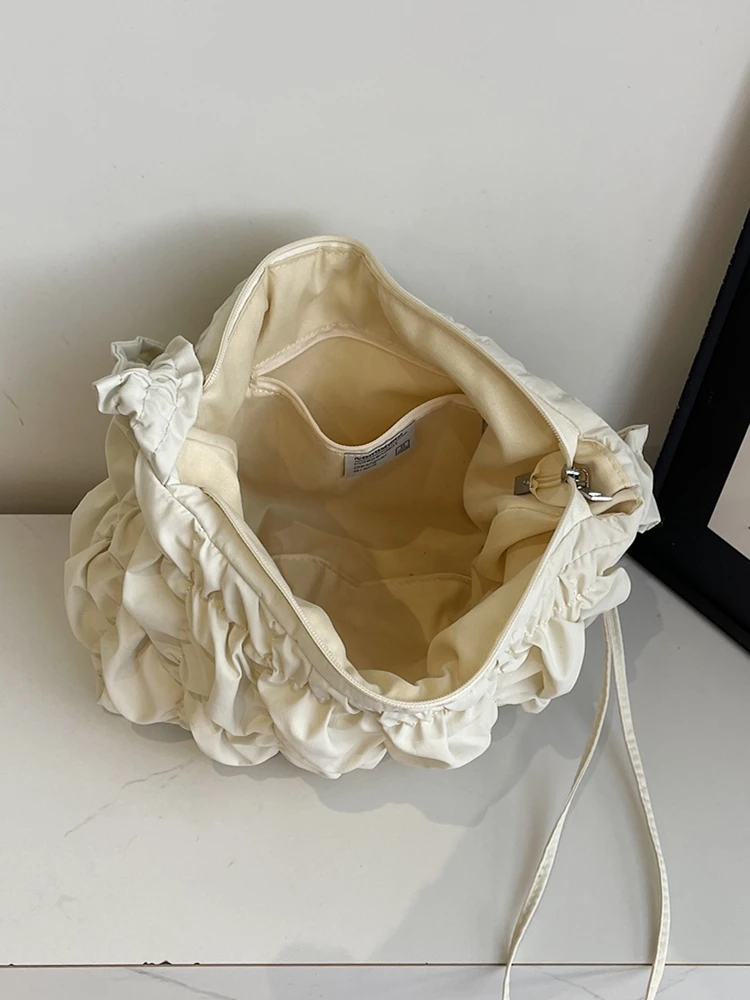 Faionable Pleated Large Capaci Bubble Crossbody Bag Women's Single oulder Bag Sli Versatile Casual Soft Polyester
Faionable Pleated Large Capaci Bubble Crossbody Bag Women's Single oulder Bag Sli Versatile Casual Soft Polyester