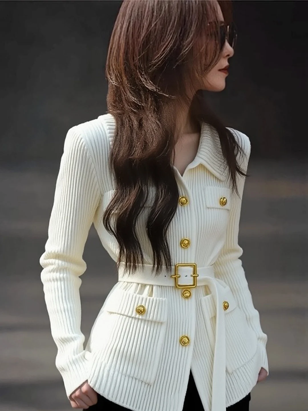 Весенний женский вязаный жакет 2026 года с золотыми пуговицами на талии, роскошный длинный свитер-пальто
Весенний женский вязаный жакет 2026 года с золотыми пуговицами на талии, роскошный длинный свитер-пальто