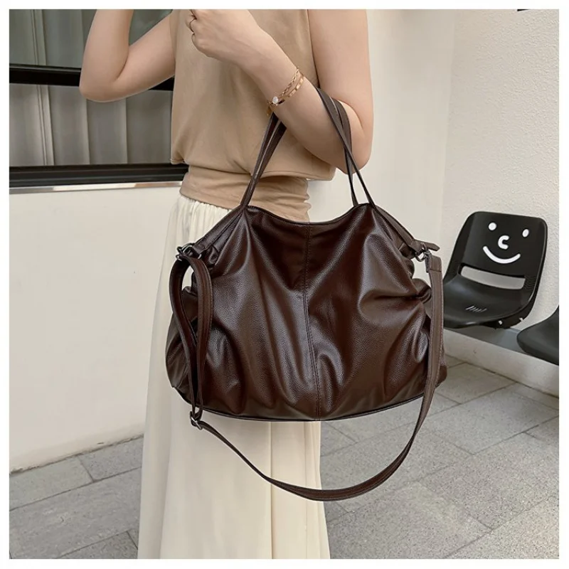Premium Quality Leather Shoulder Bag For Fashionable Women Luxury Brand Famous Designer Handbag
Premium Quality Leather Shoulder Bag For Fashionable Women Luxury Brand Famous Designer Handbag