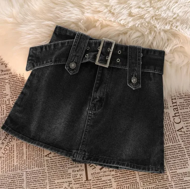 Low waisted A-line denim skirt, hip-hop skirt, retro hakama women's fashion casual 2025 summer new women's clothing
Low waisted A-line denim skirt, hip-hop skirt, retro hakama women's fashion casual 2025 summer new women's clothing