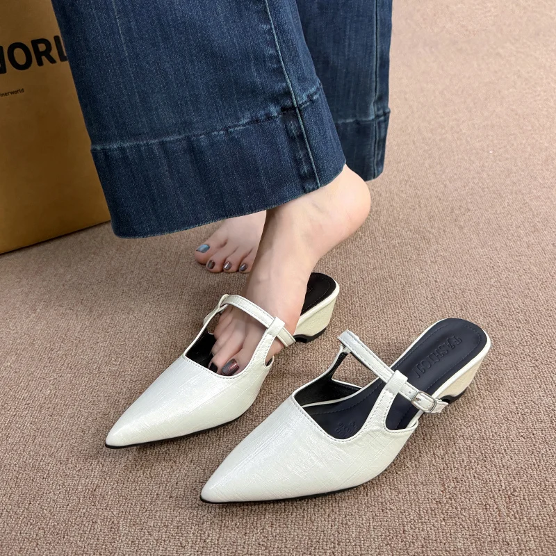 2026 New Summer Women's Pointed Toe Mules Fashion Designer Slip-on Sandals Casual Low-Cut Street Style Open-Heel Sandals Selling
2026 New Summer Women's Pointed Toe Mules Fashion Designer Slip-on Sandals Casual Low-Cut Street Style Open-Heel Sandals Selling