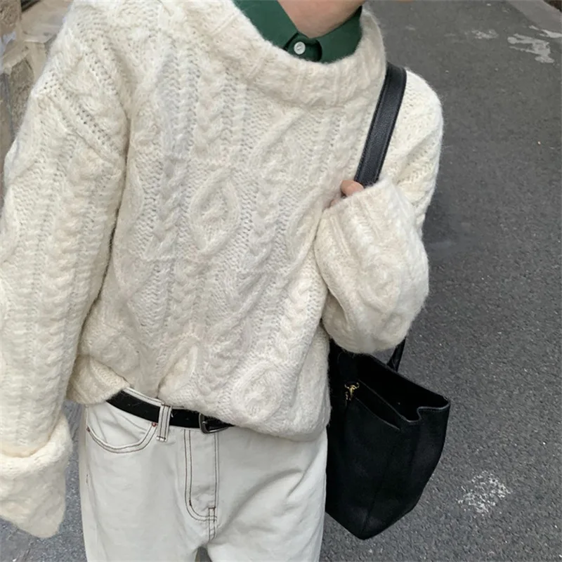 Fall and Winter Women's Pullover Sweater Fashion Retro Solid Color Round Neck Loose Oversized Thickened Warm Knitted Tops Jumper
Fall and Winter Women's Pullover Sweater Fashion Retro Solid Color Round Neck Loose Oversized Thickened Warm Knitted Tops Jumper