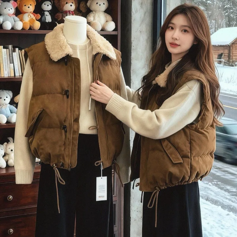 Женская верхняя одежда 2026: Новая осенне-зимняя модная свободная женская жилетка с лацканами и пэчворком, теплая и плотная безрукавка-куртка
Женская верхняя одежда 2026: Новая осенне-зимняя модная свободная женская жилетка с лацканами и пэчворком, теплая и плотная безрукавка-куртка