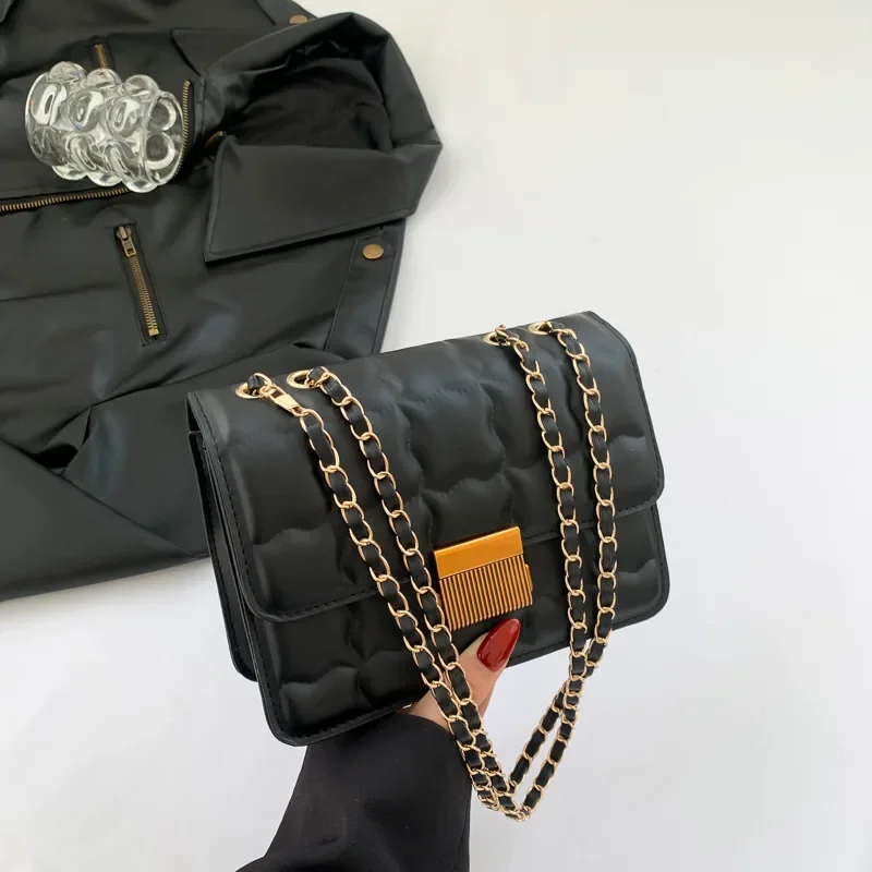 Women's simple texture large-capacity leisure bag versatile ins shoulder messenger bag
Women's simple texture large-capacity leisure bag versatile ins shoulder messenger bag