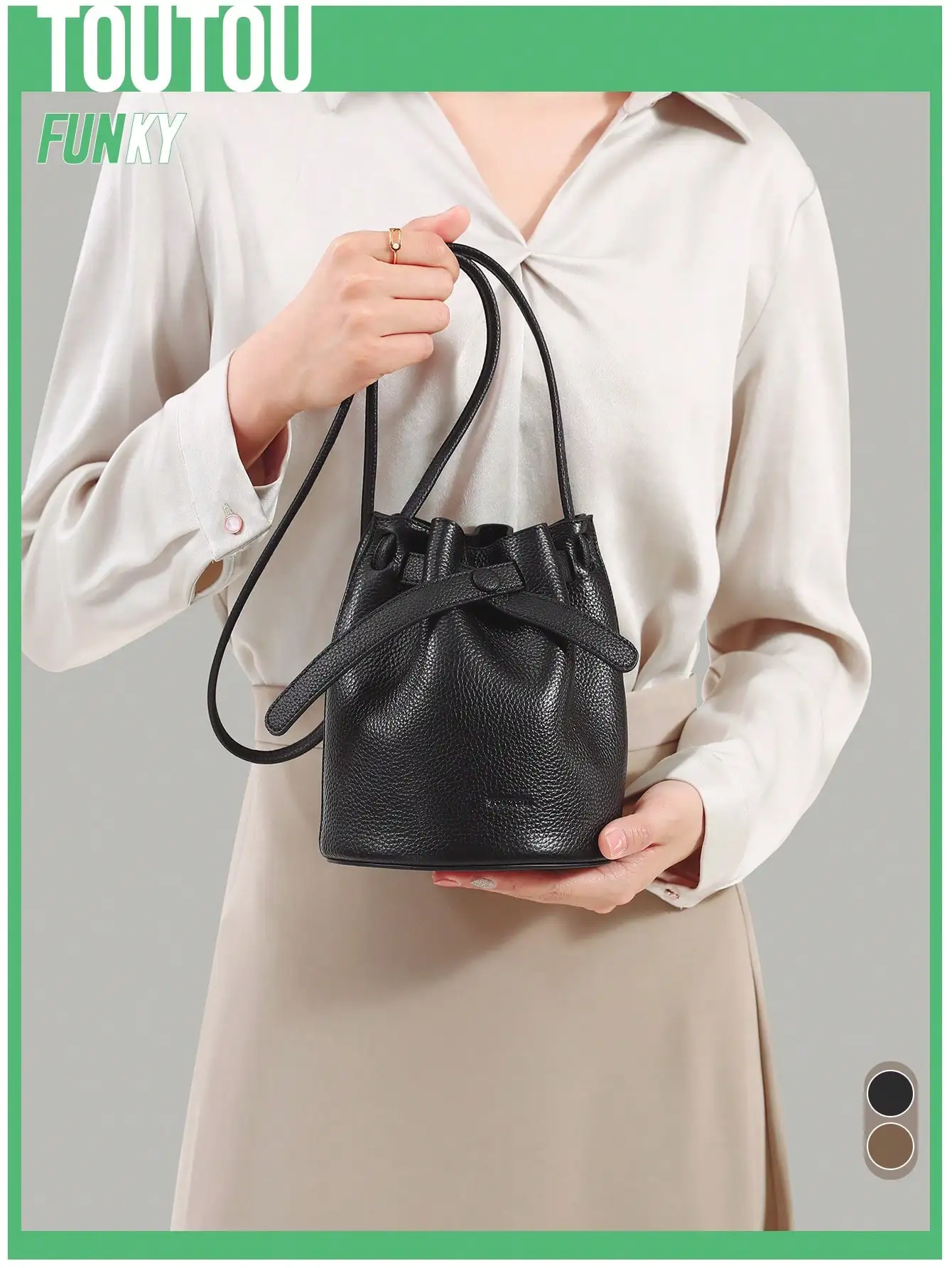 TouTou Large Capacity Water Bucket Bag Simple And Versatile Top Layer Cowhide Shoulder And Crossbody Bag Luxury Designer
TouTou Large Capacity Water Bucket Bag Simple And Versatile Top Layer Cowhide Shoulder And Crossbody Bag Luxury Designer